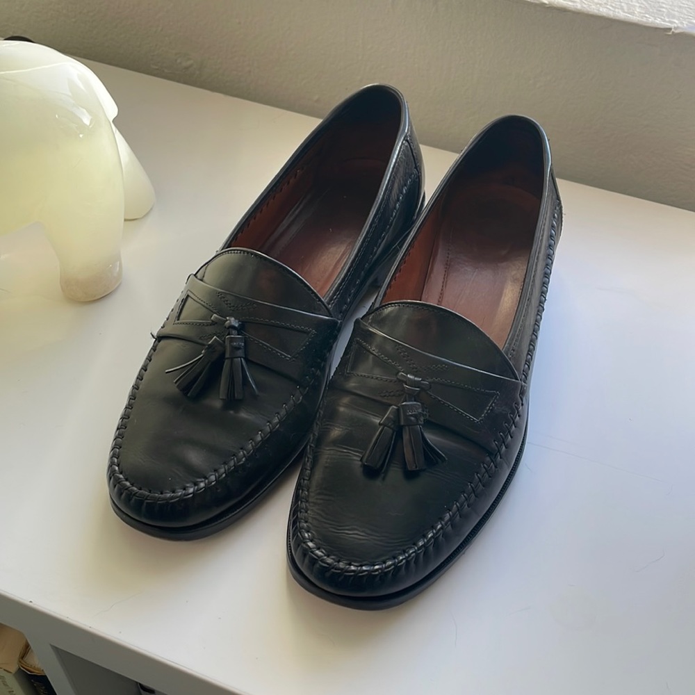 Allen Edmonds black leather loafers